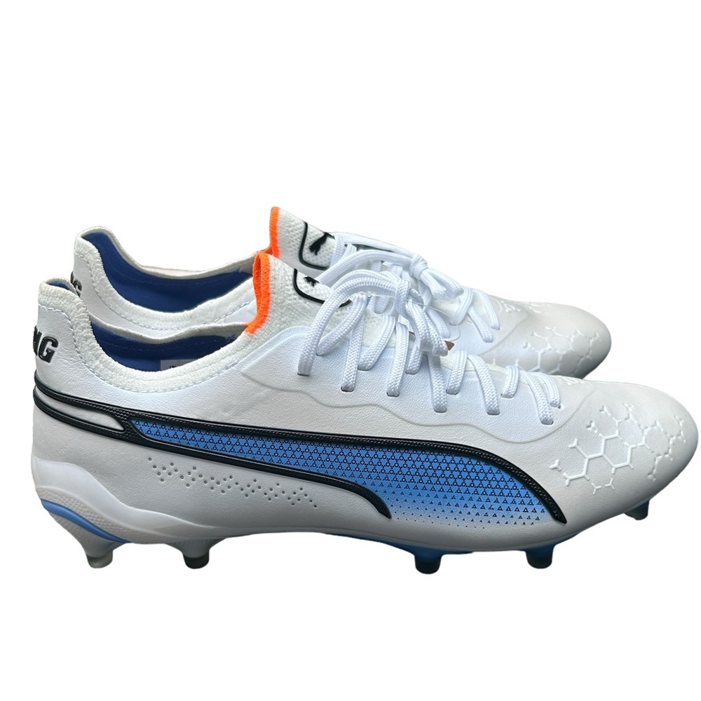 NWT. Puma King Ultimate FG/AG Women's Firm Ground Soccer Cleat. Size 8.